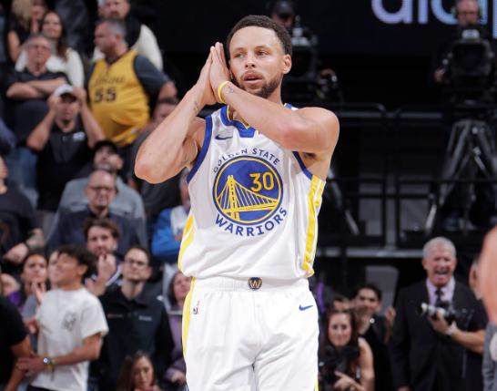 开云电子-30岁后40+仅次于乔丹 库里41分优雅独舞撕碎国王