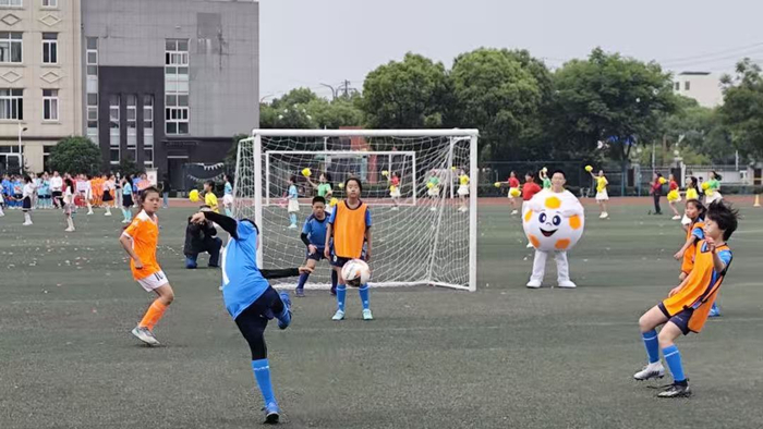 扬州两会热议足球后备人才培养：U23国足“同款苗”如何在地方“生根发芽”？|全国两会|青训|国际赛场|扬州市|校园足球_新浪体育_新浪新闻