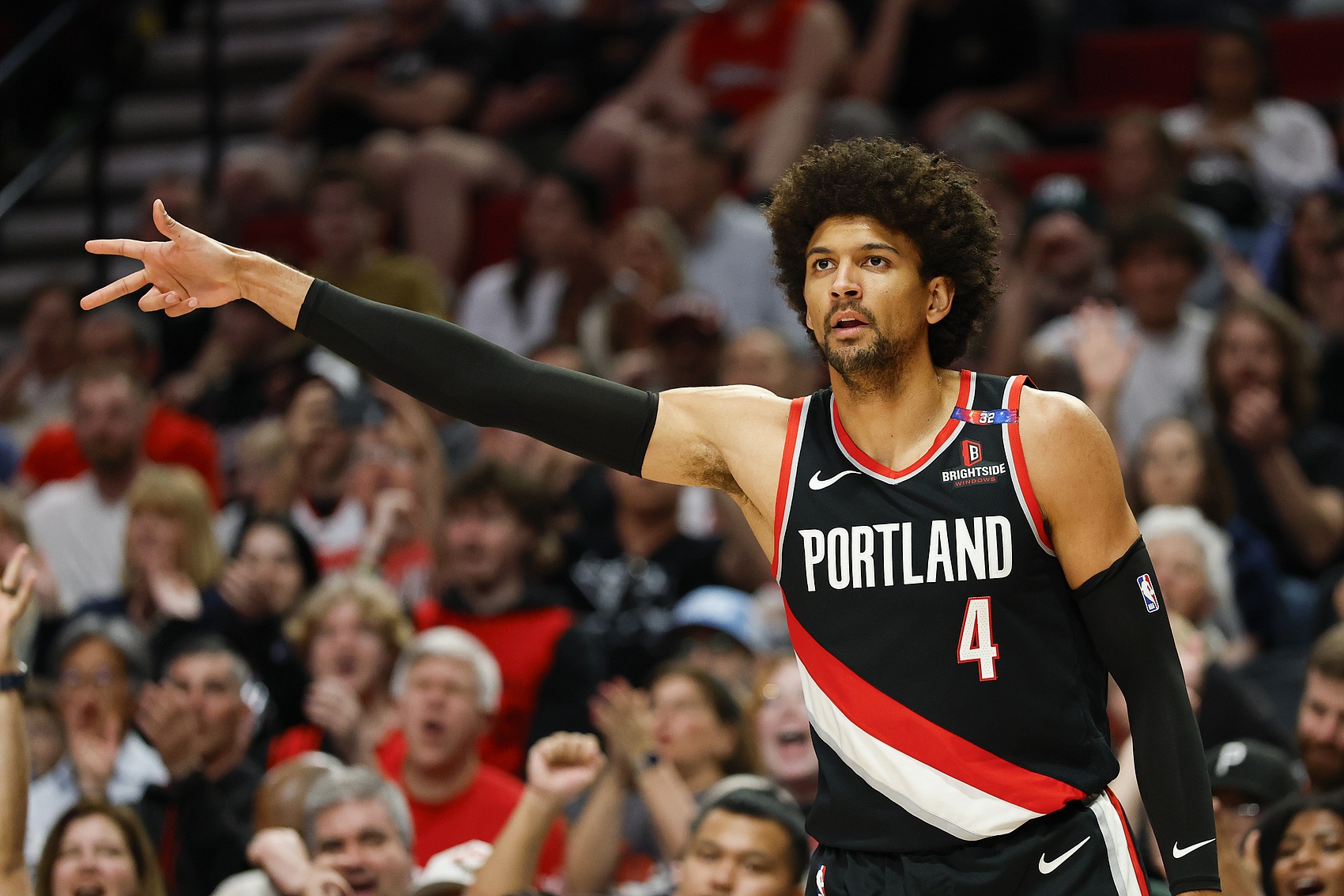 开云登录入口地址-场均2.5断但仅出战4场！美记：塞布尔正在与开拓者协商买断合同